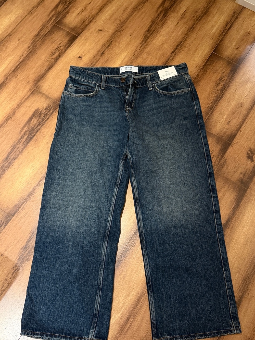 Hollister Wide-Leg Jeans in Dark Blue Wash